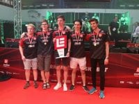 Foto: YouSee eSportligaen
'Delfinerne' fra AaB Esport består fra venstre af Jesper 'Holminator' Holmager, Magnus 'Moxokx' Kildegaard Madsen, Frederik 'Script Kitty' Bjerrum, Philip 'Mister Street' Dam Gade og Jacob 'Towershower' Andersen.