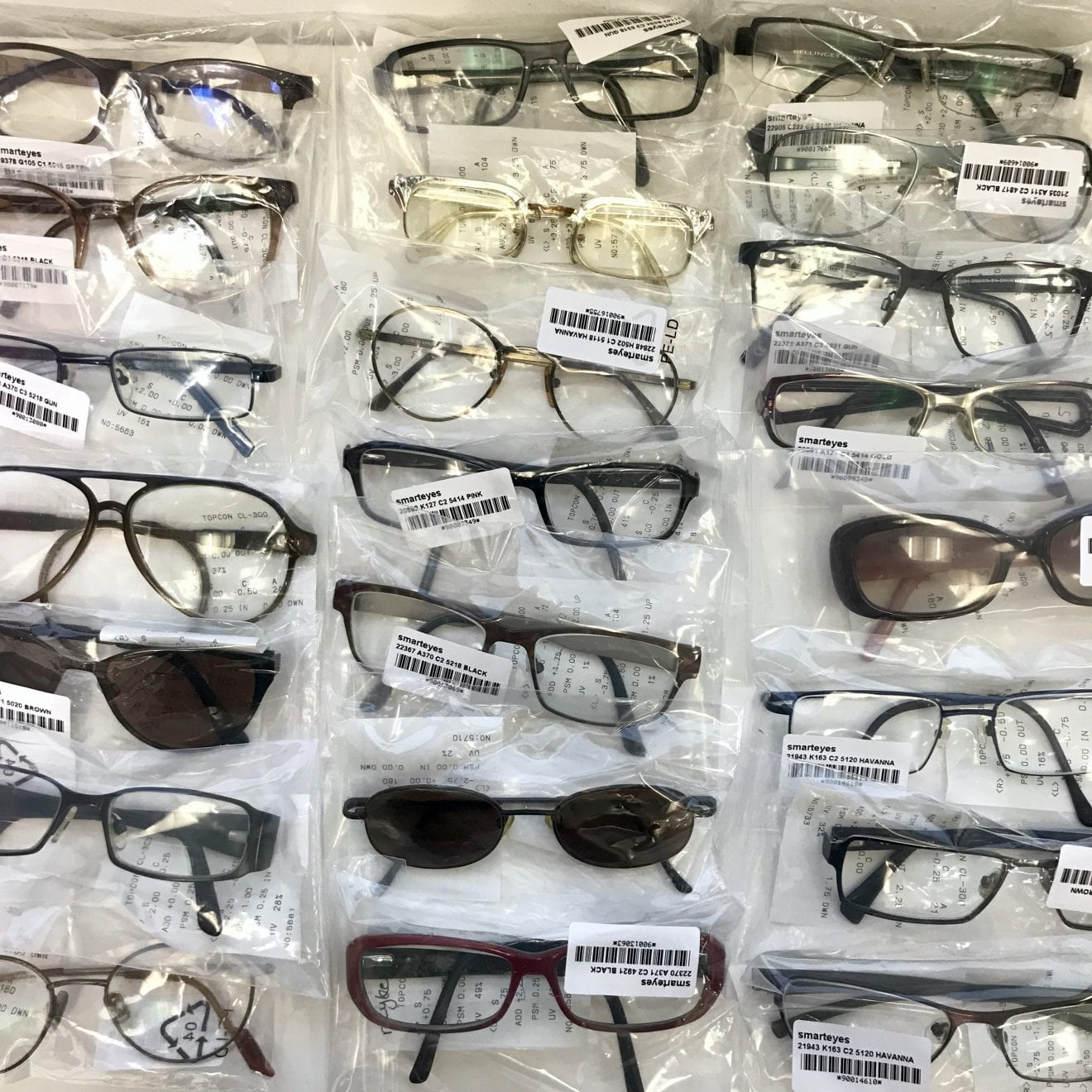 Brillebrugere i Odense giver nyt liv til mere end 200 brugte briller