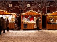 Mange brugte julemarkedet som anledning til at besøge Odense, hvor de gik på opdagelse i resten af byen. Foto: Jacob Lisbygd